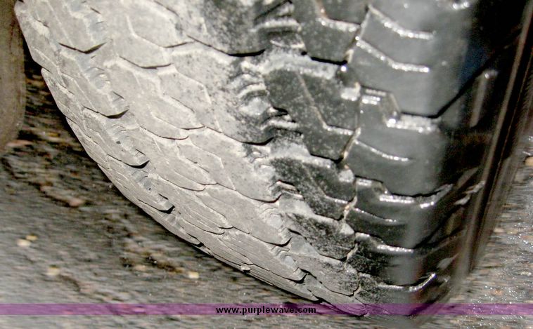 image for item 6385 1999 Chevrolet C2500 pickup truck