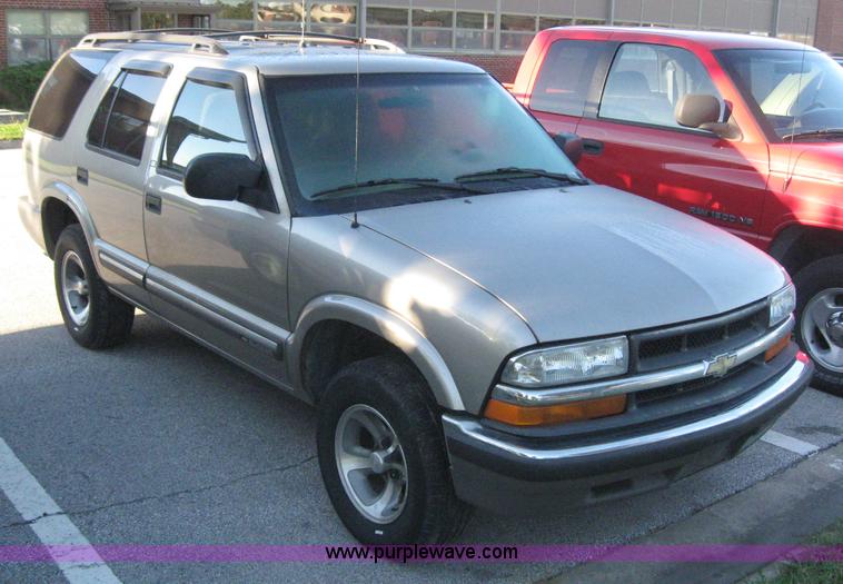 image for item 6531 2001 Chevrolet Blazer LS