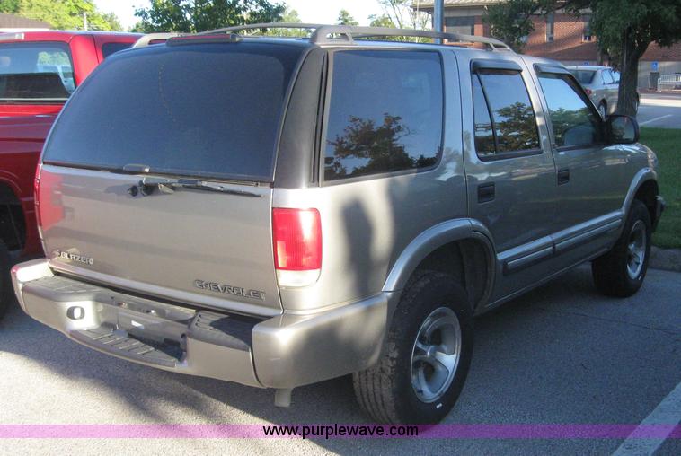 image for item 6531 2001 Chevrolet Blazer LS