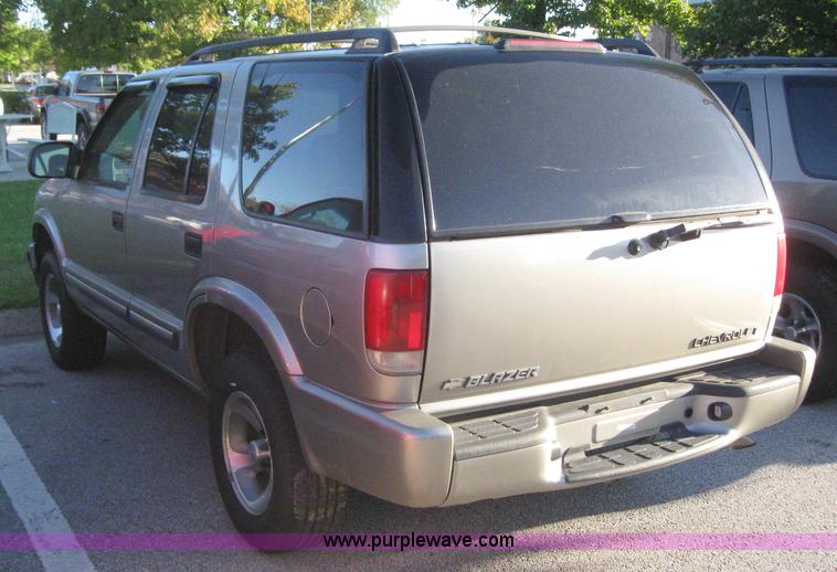 image for item 6531 2001 Chevrolet Blazer LS