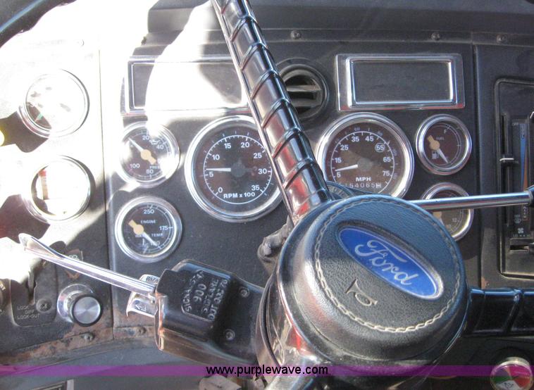 image for item 6543 1995 Ford Conventional N LNT8000F dump truck with 13' dump bed and hoist