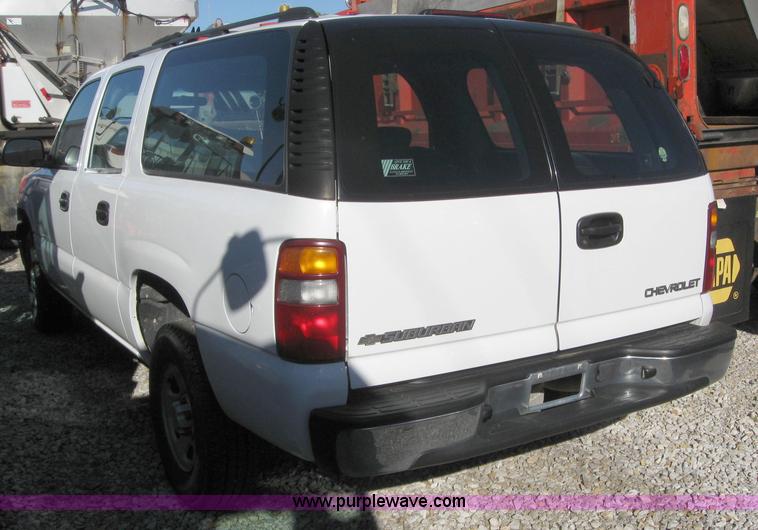 image for item 6545 2002 Chevrolet C1500 Suburban