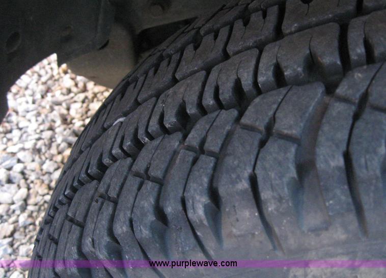 image for item 6545 2002 Chevrolet C1500 Suburban