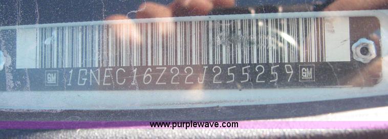 image for item 6545 2002 Chevrolet C1500 Suburban