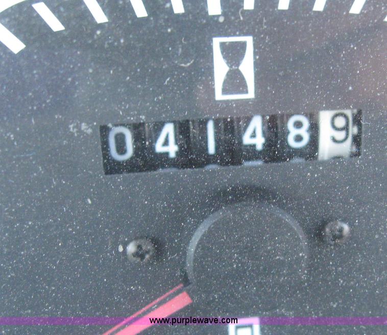 image for item 6547 1998 New Holland 6640SL wheel tractor