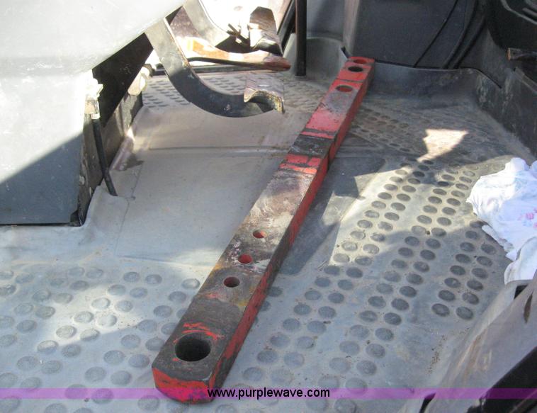 image for item 6547 1998 New Holland 6640SL wheel tractor