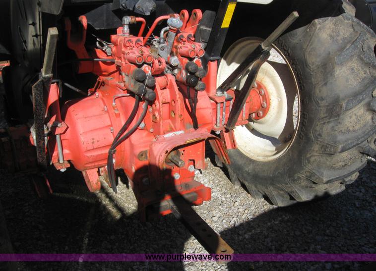 image for item 6548 1998 New Holland 5640SL wheel tractor