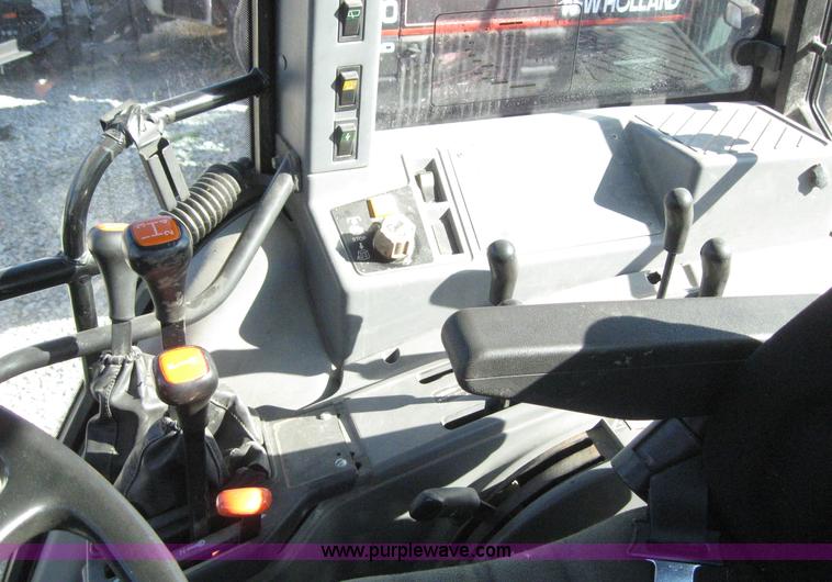 image for item 6548 1998 New Holland 5640SL wheel tractor