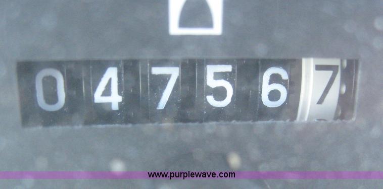 image for item 6548 1998 New Holland 5640SL wheel tractor