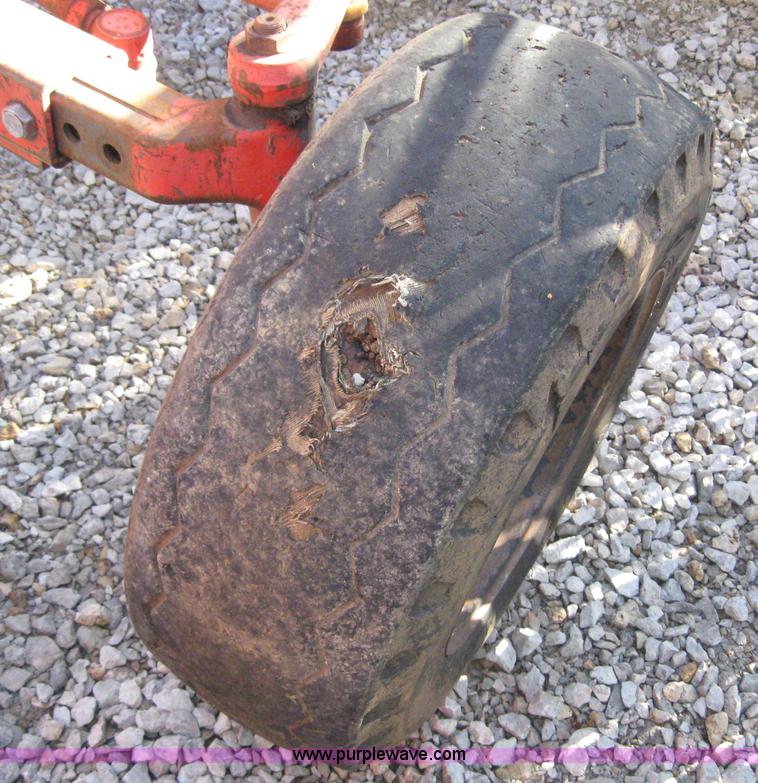 image for item 6548 1998 New Holland 5640SL wheel tractor