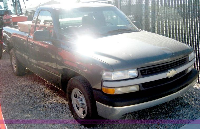 image for item 6551 2002 Chevrolet C1500 Silverado