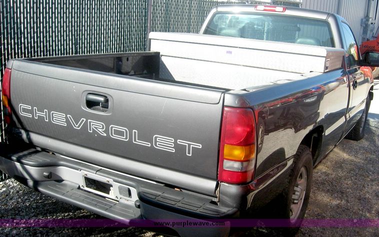 image for item 6551 2002 Chevrolet C1500 Silverado