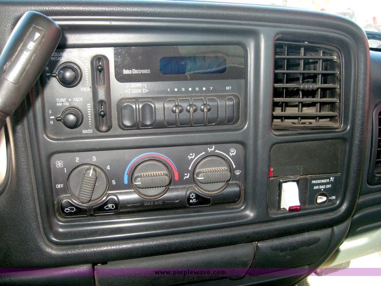 image for item 6551 2002 Chevrolet C1500 Silverado