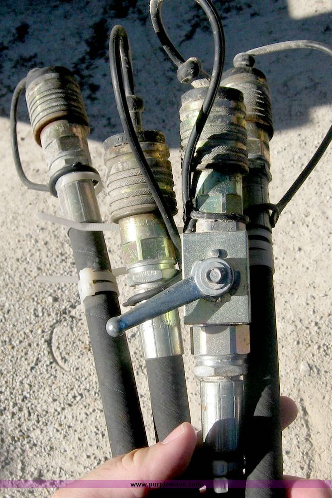 image for item 6553 2004 Quicke Q740 tractor-mounted loader