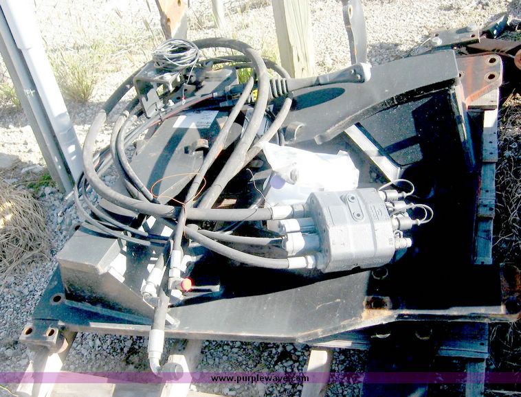 image for item 6553 2004 Quicke Q740 tractor-mounted loader