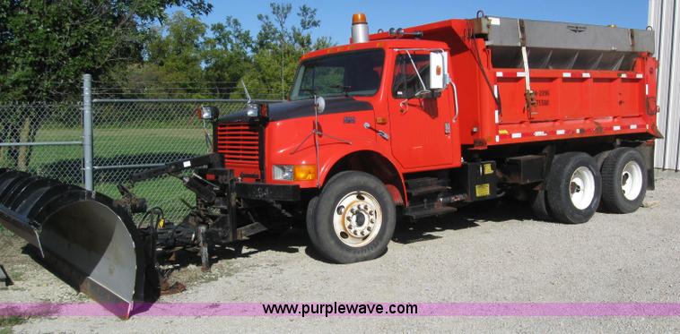 image for item 6554 1997 International 4900 truck with 13' dump bed and hoist