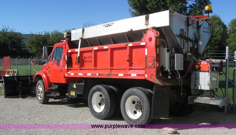 image for item 6554 1997 International 4900 truck with 13' dump bed and hoist