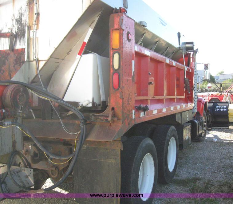 image for item 6554 1997 International 4900 truck with 13' dump bed and hoist