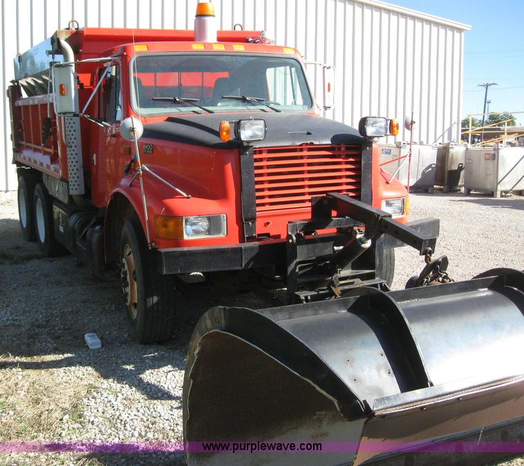 image for item 6554 1997 International 4900 truck with 13' dump bed and hoist