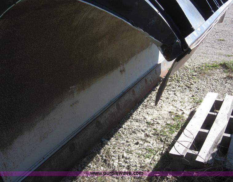 image for item 6554 1997 International 4900 truck with 13' dump bed and hoist