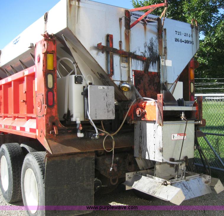 image for item 6554 1997 International 4900 truck with 13' dump bed and hoist