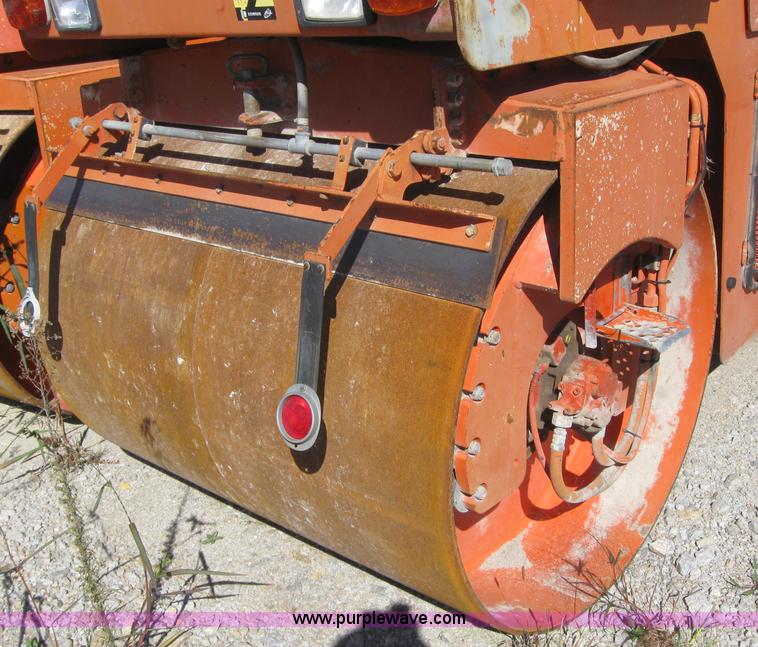 image for item 6558 1993 Hamm DV6K roller