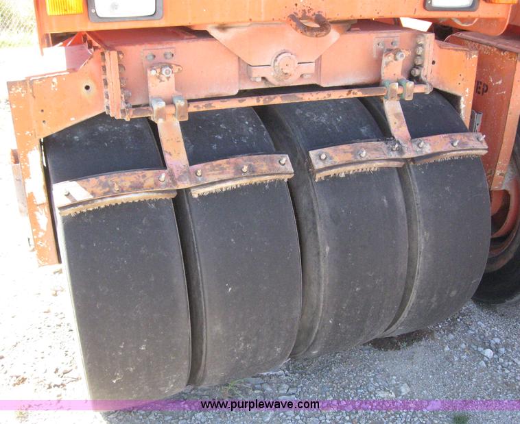 image for item 6558 1993 Hamm DV6K roller