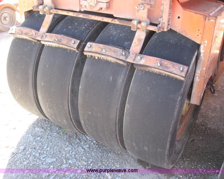 image for item 6558 1993 Hamm DV6K roller