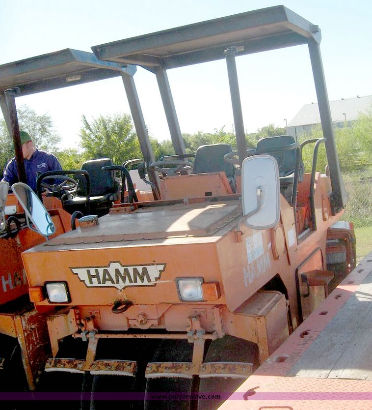 image for item 6559 1993 Hamm DV6K roller