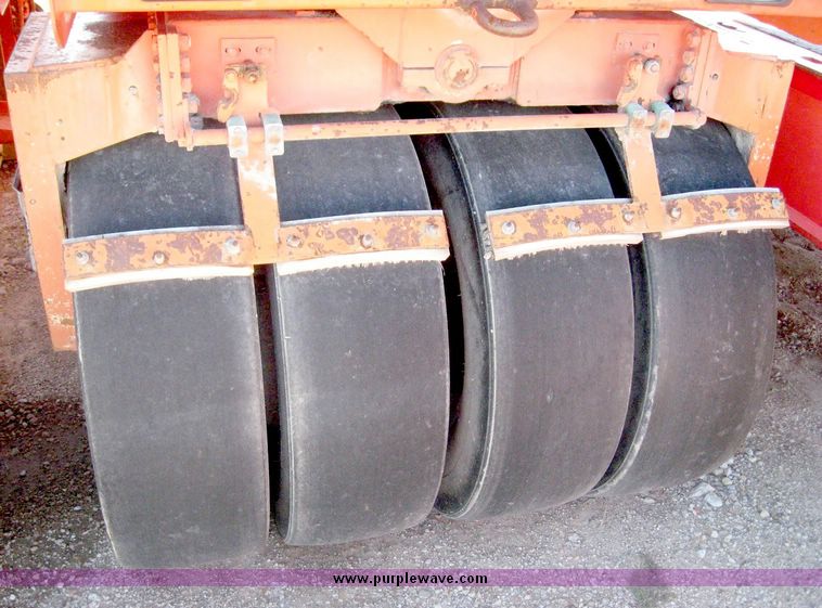 image for item 6559 1993 Hamm DV6K roller