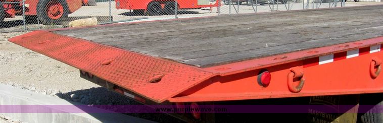 image for item 6560 1993 Landoll 345-31 30' tandem axle trailer