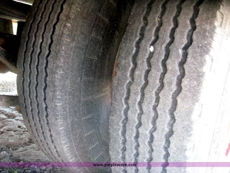 image for item 6560 1993 Landoll 345-31 30' tandem axle trailer