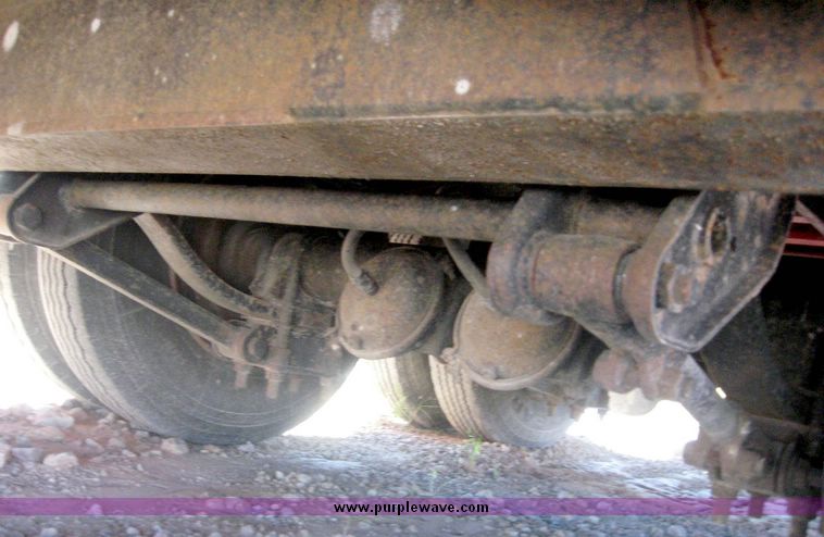 image for item 6560 1993 Landoll 345-31 30' tandem axle trailer