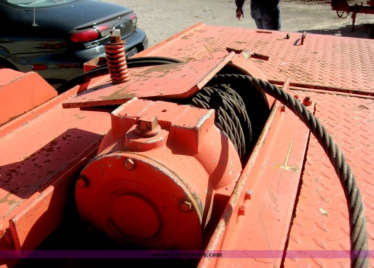 image for item 6560 1993 Landoll 345-31 30' tandem axle trailer