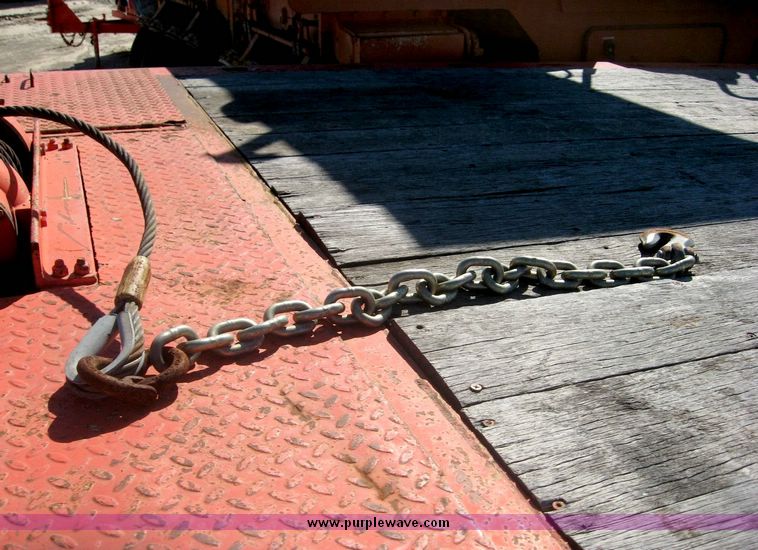 image for item 6560 1993 Landoll 345-31 30' tandem axle trailer