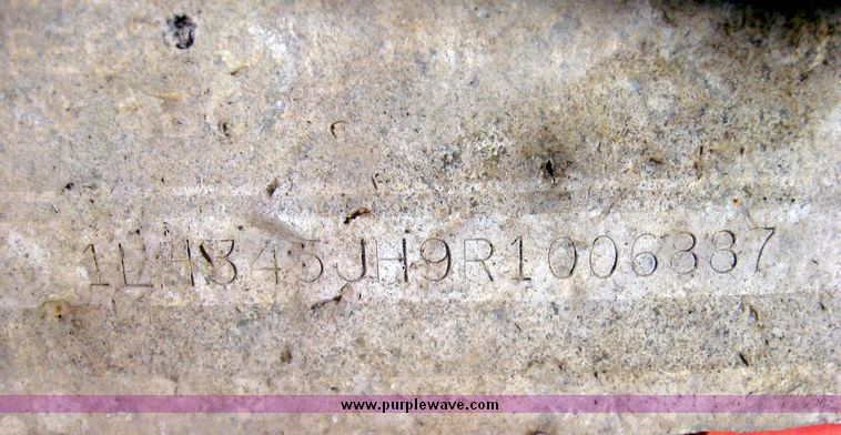 image for item 6560 1993 Landoll 345-31 30' tandem axle trailer