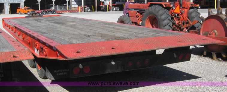 image for item 6561 1996 Landoll 345-31 30' tandem axle trailer