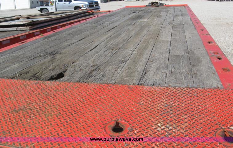 image for item 6561 1996 Landoll 345-31 30' tandem axle trailer