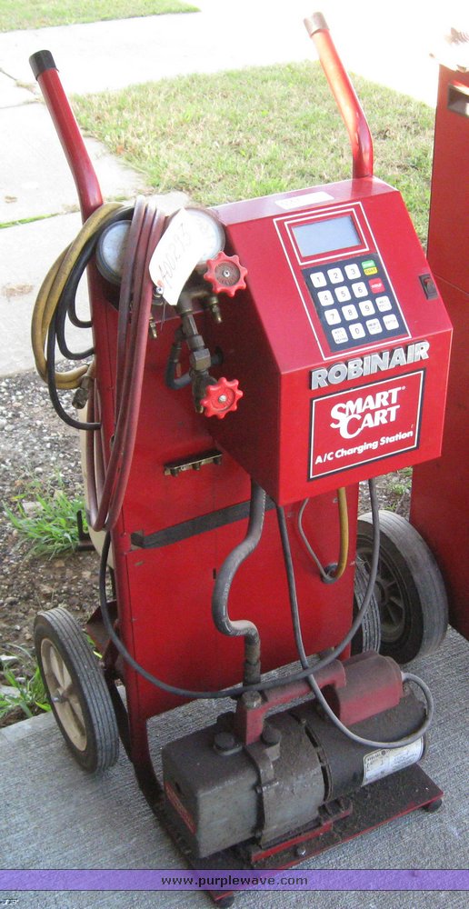 1992 Robinair J38800A air conditioner charging station in Chanute, KS