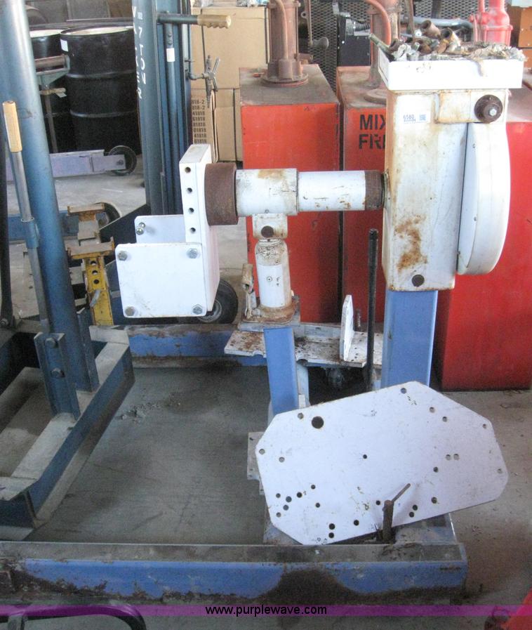 image for item 6580 1990 OTC 1750 heavy duty engine stand