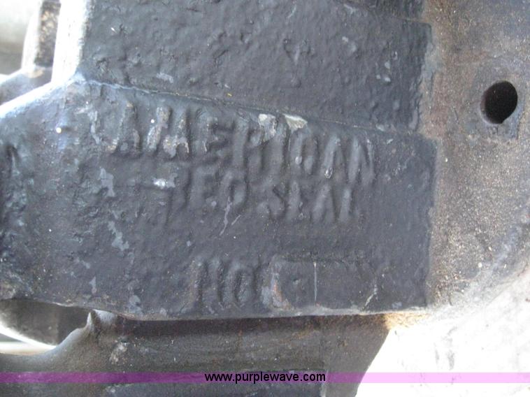image for item 6601 4" American Red Seal vise bench