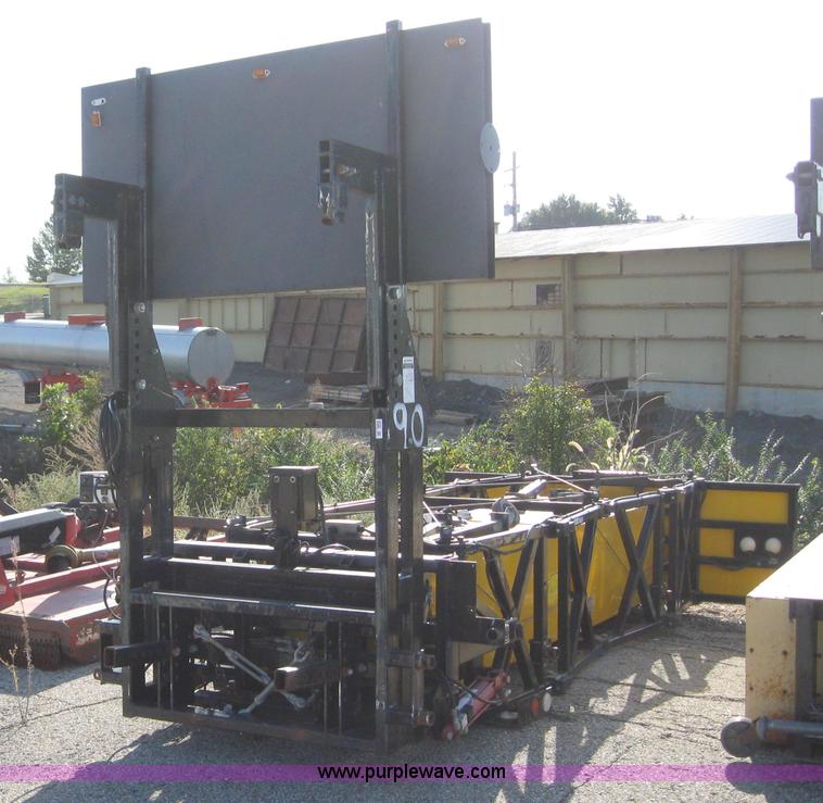 image for item 6629 1999 Enabs Safe-Stop energy absorption crash attenuator