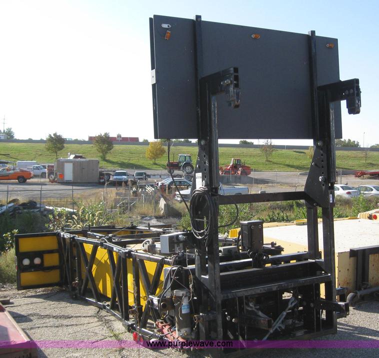 image for item 6629 1999 Enabs Safe-Stop energy absorption crash attenuator