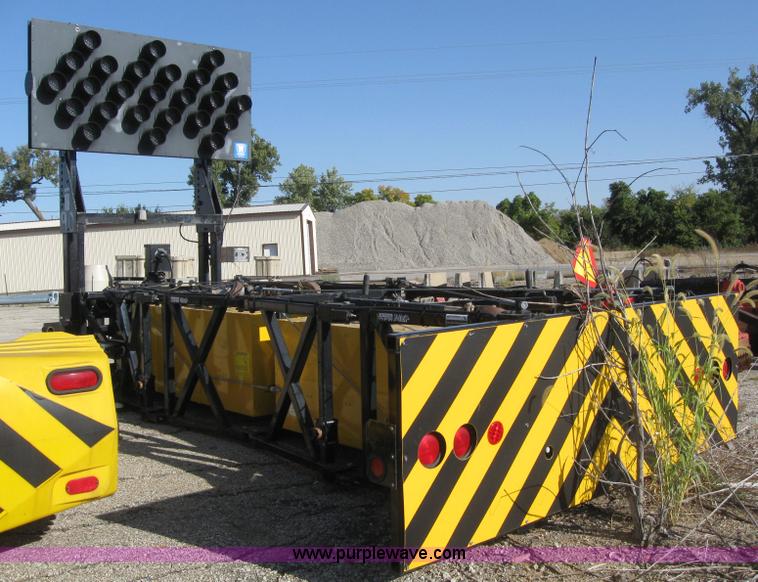 image for item 6629 1999 Enabs Safe-Stop energy absorption crash attenuator