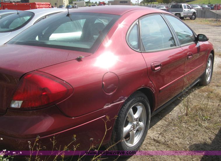2002 Ford Taurus in Topeka, KS Item 6645 sold Purple Wave