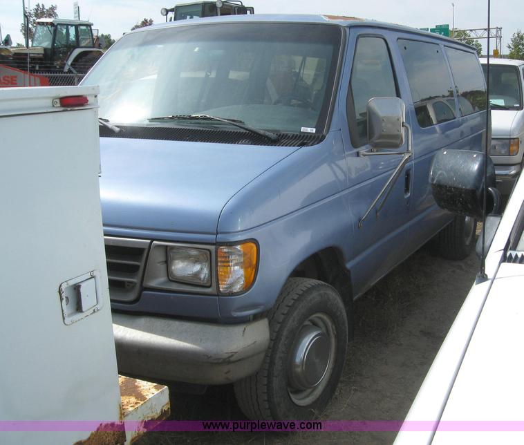 image for item 6650 1995 Ford Club Wagon E350 HD