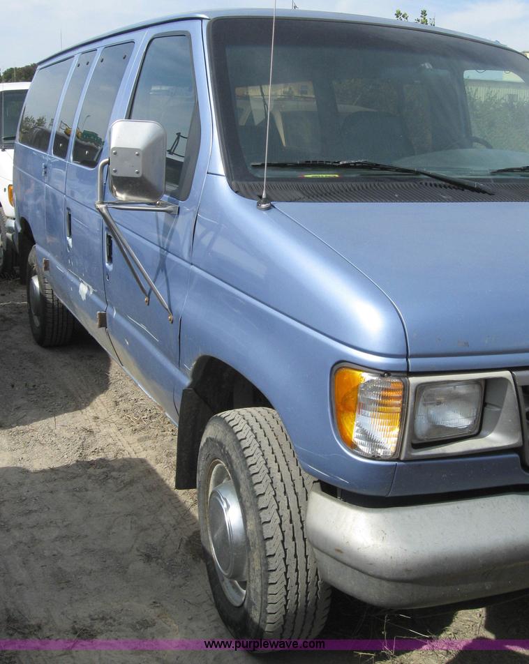 image for item 6650 1995 Ford Club Wagon E350 HD