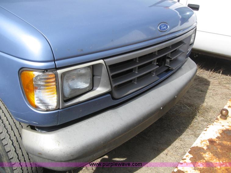 image for item 6650 1995 Ford Club Wagon E350 HD