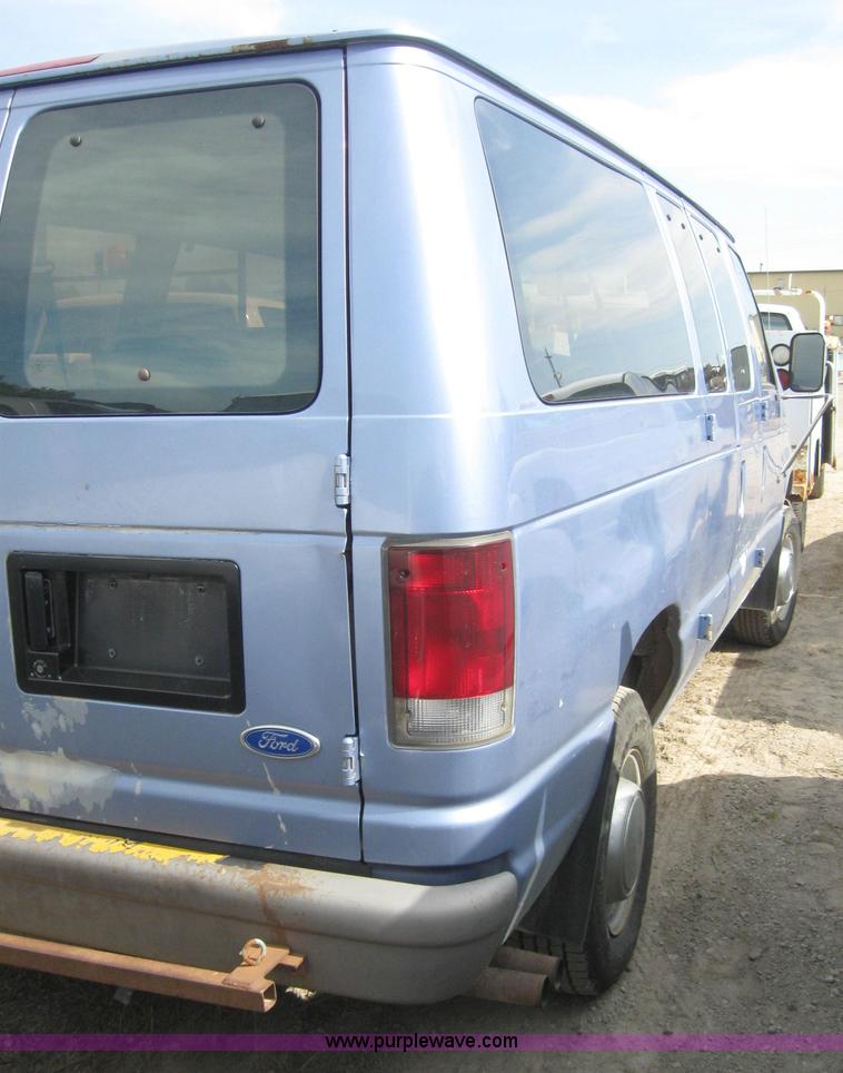 image for item 6650 1995 Ford Club Wagon E350 HD