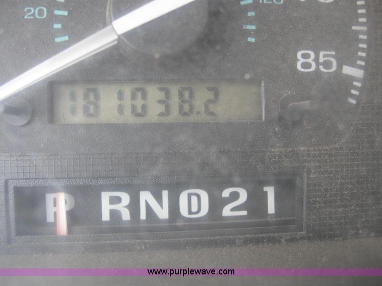 image for item 6650 1995 Ford Club Wagon E350 HD